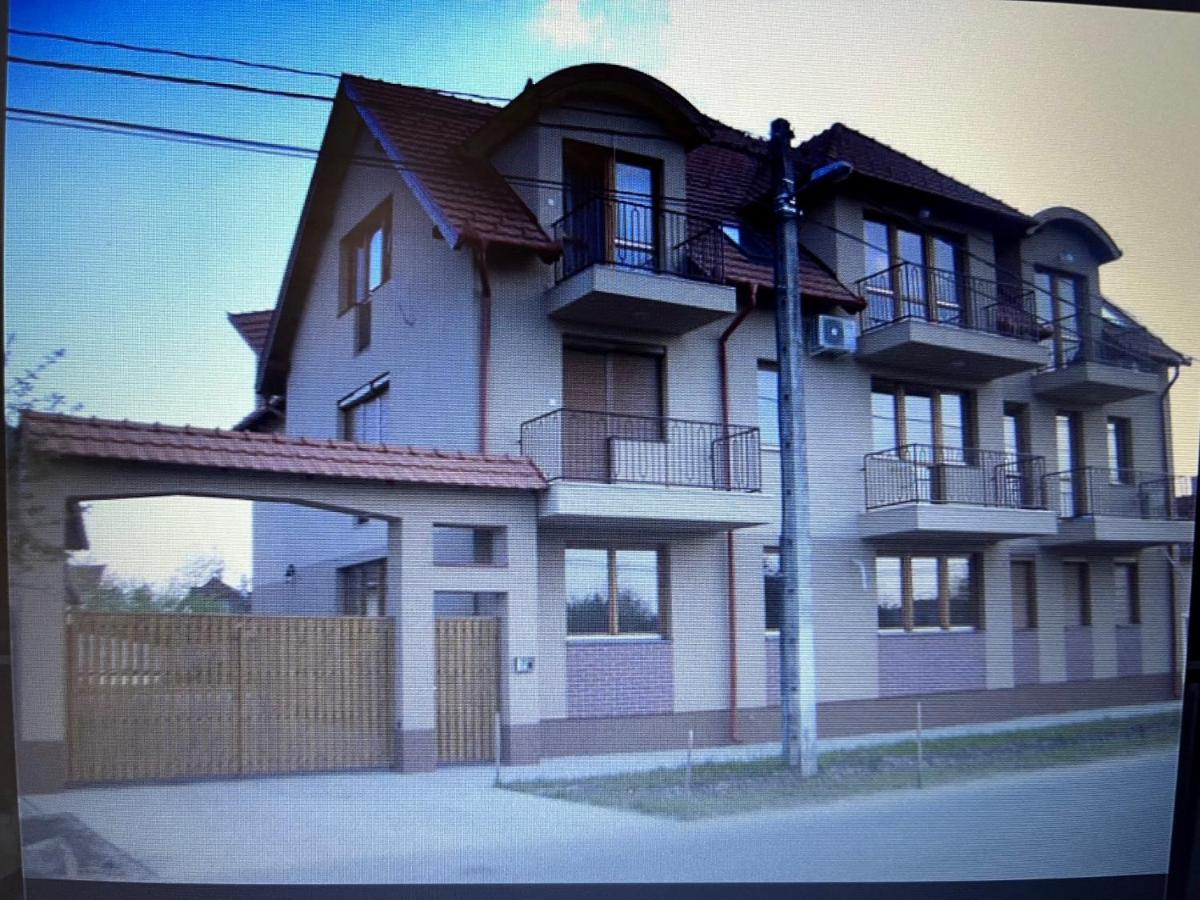 Brookforest Family Apartman Hajdúszoboszló Exteriör bild